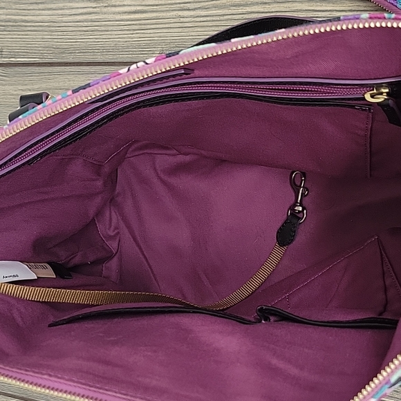 NEW Dooney&Bourke x Disney "It's A Small World" Tote/ShoulderBag & Wallet/Wristl - Picture 11 of 16